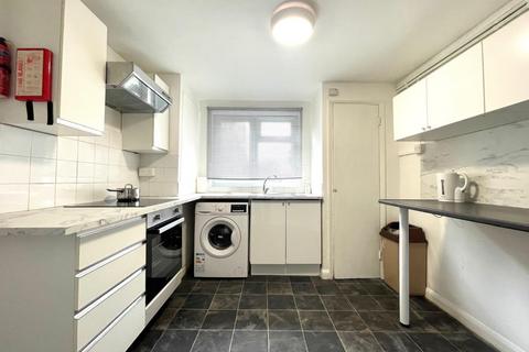 3 bedroom flat to rent, Acacia House, Wood Green