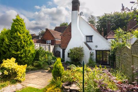 3 bedroom cottage for sale, High Street, Godstone