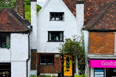 74 High Street, Godstone, RH9 8LW