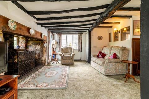 74 High Street, Godstone, RH9 8LW