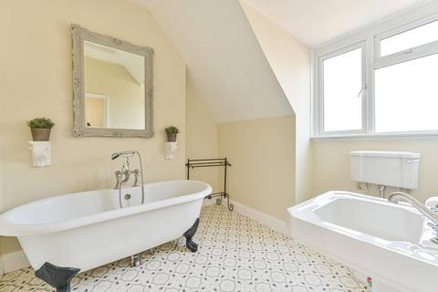 11 Faraday Road, London, W3 6JB