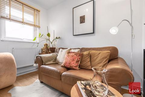 4 bedroom terraced house for sale, Columbia Road, Bethnal Green E2