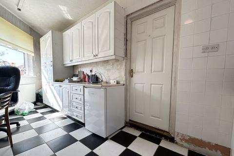 3 bedroom semi-detached house for sale, Shaftesbury Road, Wednesbury