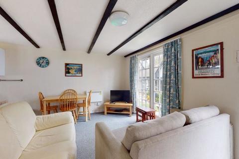 undefined, 16 Tudor Court, Tolroy Manor