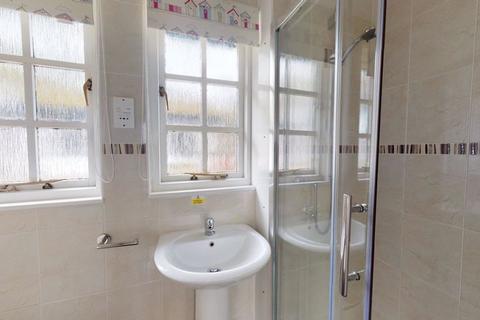 undefined, 16 Tudor Court, Tolroy Manor