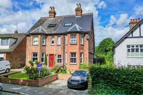 5 bedroom semi-detached house for sale, A Spacious Family House in Hawkhurst