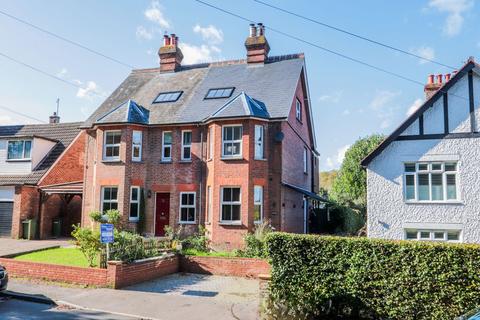 5 bedroom semi-detached house for sale, A Spacious Family House in Hawkhurst