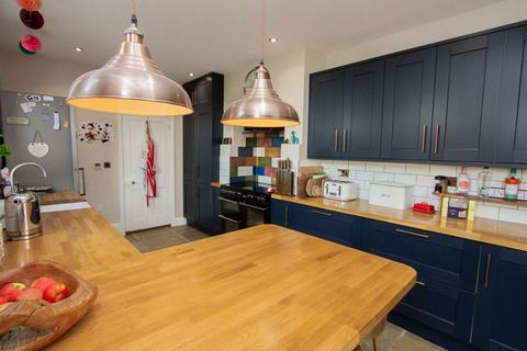 5 bedroom semi-detached house for sale, A Spacious Family House in Hawkhurst