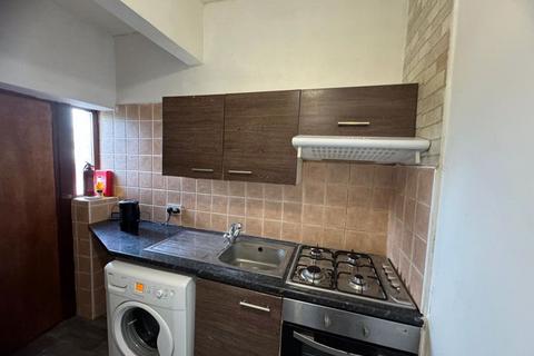 1 bedroom terraced house to rent, Barr Street, Huddersfield