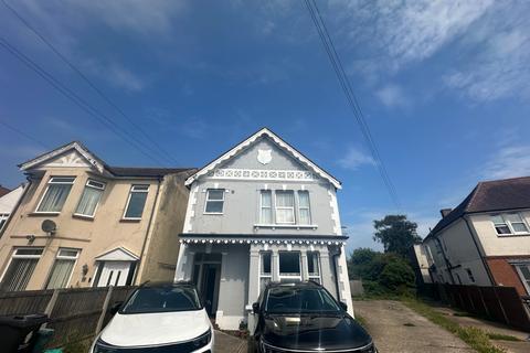 2 bedroom flat to rent, Thoroughgood Road, Clacton-On-Sea CO15