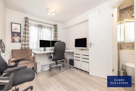 2 bedroom apartment to rent, Churchill Court, Green Lane, Northwood, Middlesex, HA6 2RY