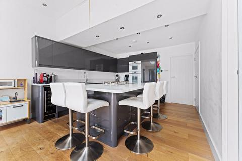 150 Henley Avenue, Cheam, Sutton, SM3 9SA