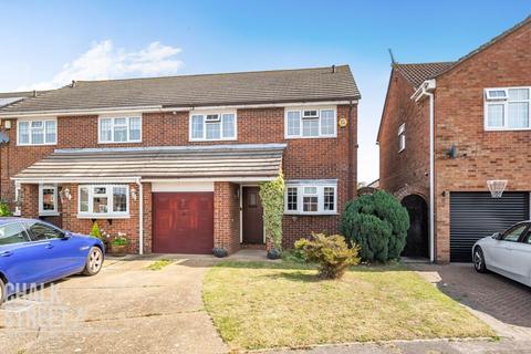 4 bedroom semi-detached house for sale, Ilfracombe Crescent, Hornchurch, RM12