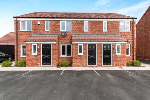 2 bedroom townhouse to rent, Skylark Way, Clipstone Village