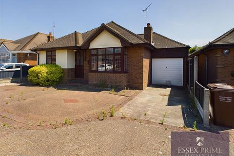 3 bedroom detached bungalow for sale, Three Bedroom Detached Bungalow Burches Mead