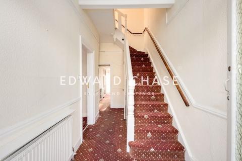 undefined, Charlbury Gardens, Seven Kings, IG3