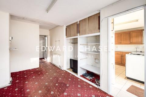 undefined, Charlbury Gardens, Seven Kings, IG3