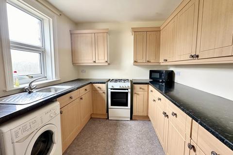 2 bedroom flat to rent, Spen Lane, Gomersal, Cleckheaton, West Yorkshire