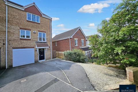 4 bedroom semi-detached house for sale, Priory Court, Gomersal