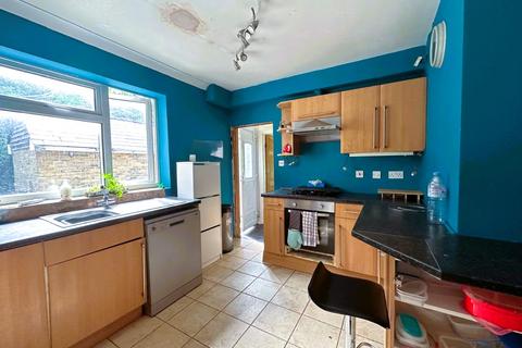 4 bedroom semi-detached house for sale, Macklands Cottages, Otterham Quay Lane, Rainham