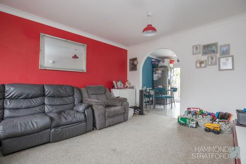 8 Constable Close, Attleborough, NR17 2RR