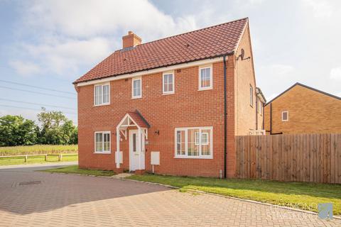 3 bedroom semi-detached house for sale, Hare Crescent, Hethersett