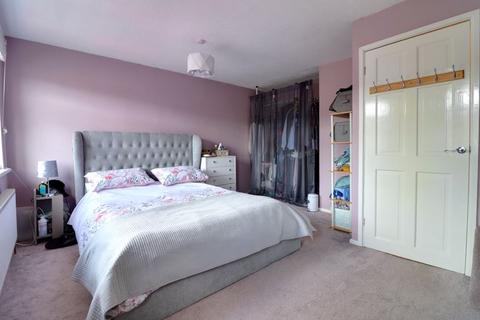 34 Ampleforth Drive, Stafford, ST17 4TE