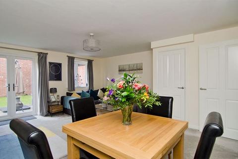 4 bedroom detached house to rent, Yoxall Way, Lichfield WS13