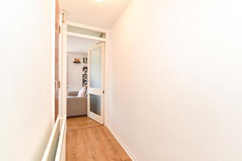 10 Vanbrugh Close, Crawley, RH11 8FA