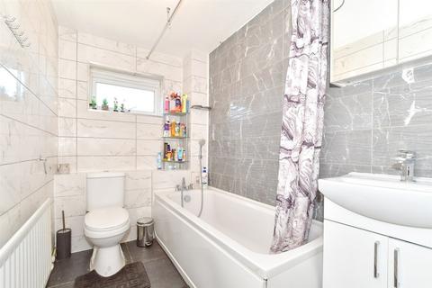 10 Vanbrugh Close, Crawley, RH11 8FA