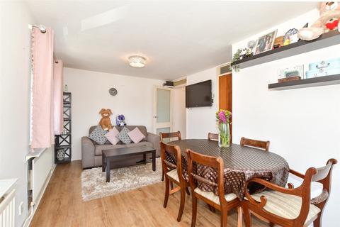 10 Vanbrugh Close, Crawley, RH11 8FA