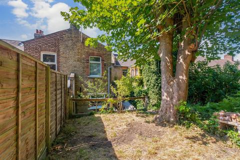 17 Bastion Road, London, SE2 0RD