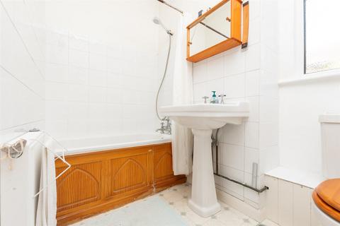 17 Bastion Road, London, SE2 0RD
