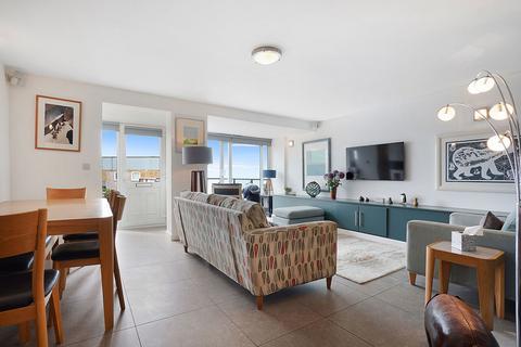 12 Castle Bay, Sandgate, Folkestone, CT20 3DU