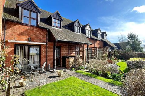 2 bedroom terraced house for sale, Courtyard Gardens, Sevenoaks TN15