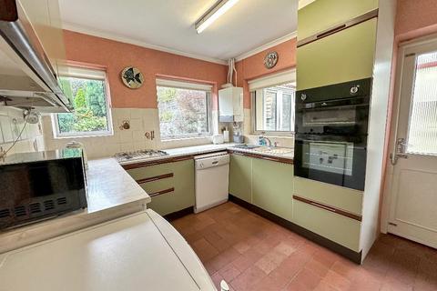 3 bedroom bungalow for sale, Farm Fields, Sanderstead, Surrey, CR2 0HR