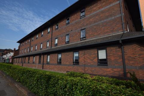 3 bedroom flat for sale, Park Avenue, Sale, Greater Manchester, M33