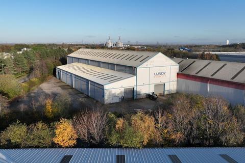 Industrial unit to rent, Irlam, Manchester M44