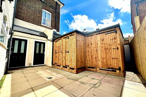 1 bedroom apartment to rent, Southborough, Tunbridge Wells TN4