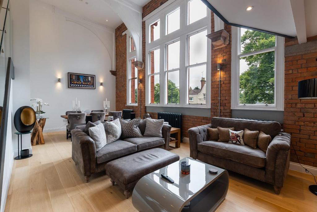 Lounge-1.jpg