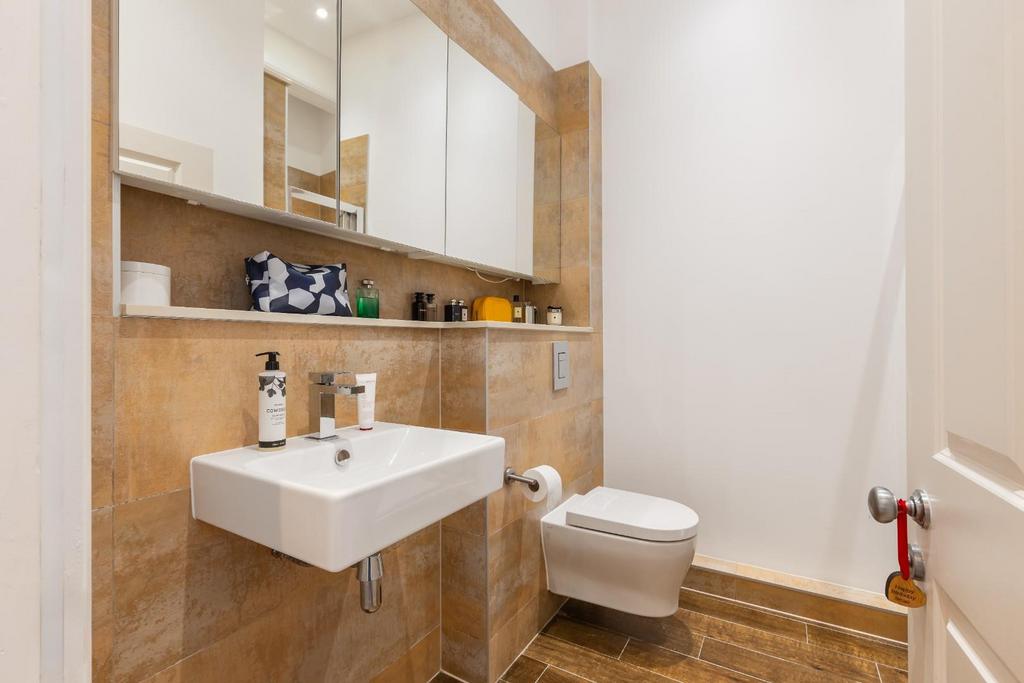 Bathrooms-6.jpg