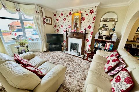 4 bedroom detached house for sale, Filey Road, Osgodby, Scarborough