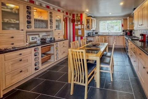 4 bedroom detached house for sale, Filey Road, Osgodby, Scarborough