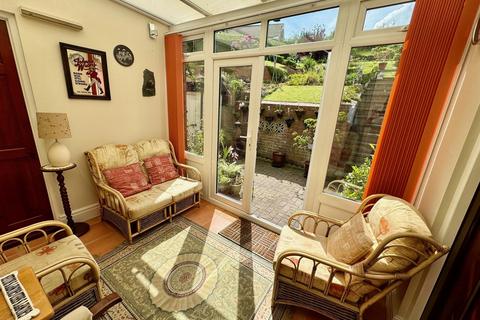 4 bedroom detached house for sale, Filey Road, Osgodby, Scarborough