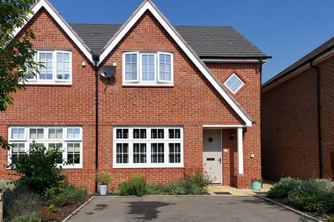 3 bedroom semi-detached house for sale, Grebe Place, Meon vale