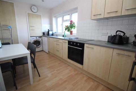 34 Treyford Close, Crawley, RH11 0JN