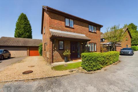 4 bedroom detached house for sale, Three Bridges, Crawley