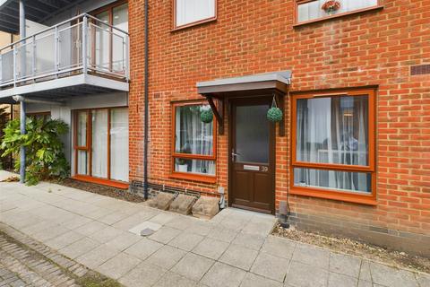 2 bedroom maisonette for sale, Commonwealth Drive, Crawley RH10