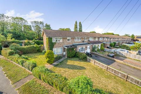 3 bedroom end of terrace house for sale, Hodgson Crescent, Snodland