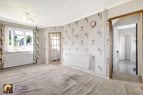 35 Parkfields, Roydon, Harlow, CM19 5JA